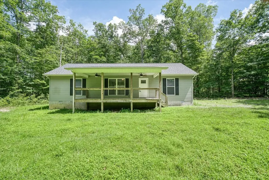 1382 Pilgrim Drive Grimsley TN 38565