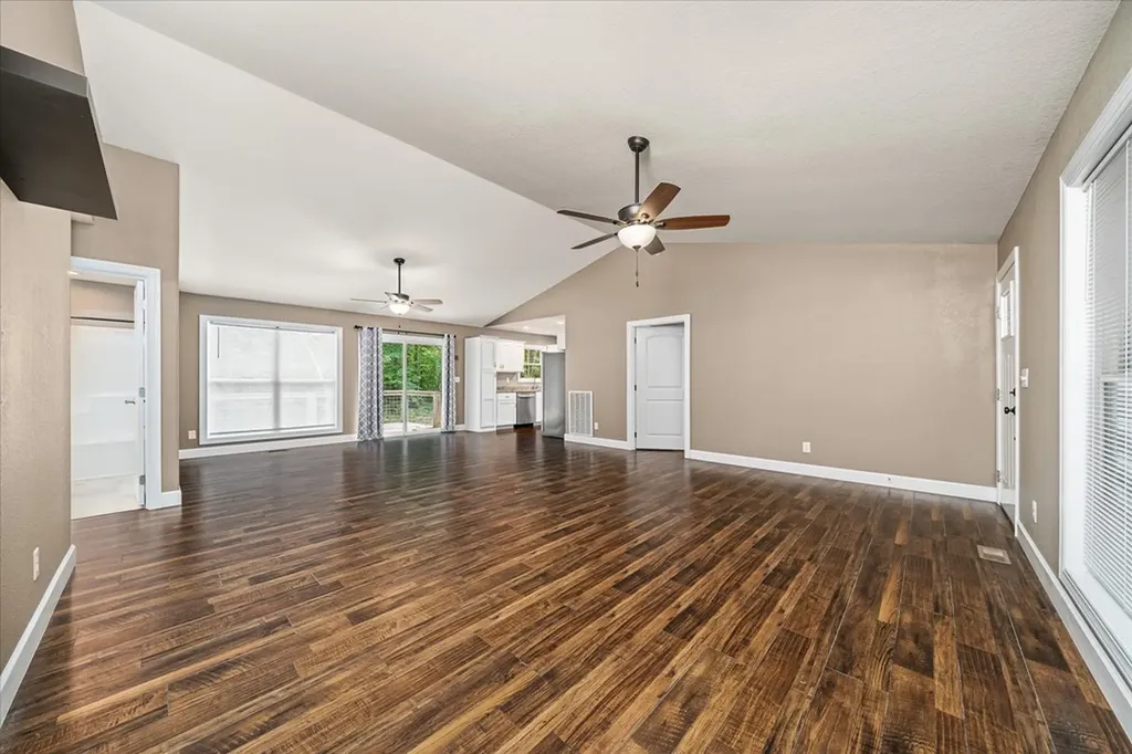 1382 Pilgrim Drive Grimsley TN 38565