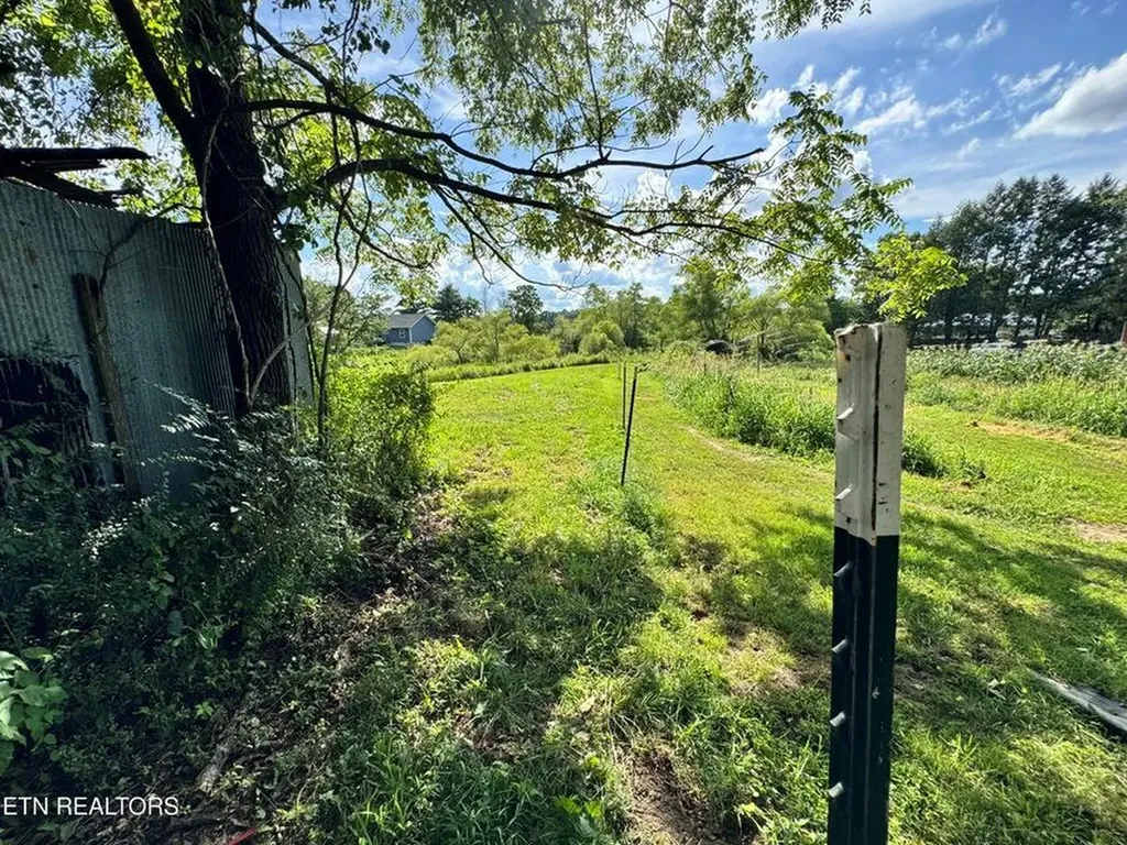 1353 Roy Owens Road Jamestown TN 38556-2411