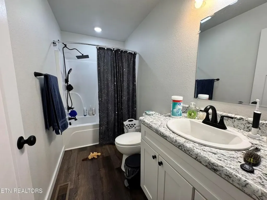 1353 Roy Owens Road Jamestown TN 38556-2411