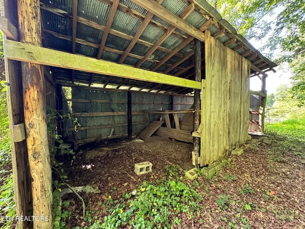 1353 Roy Owens Road Jamestown TN 38556-2411