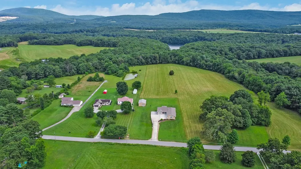 1432 Sawmill Road Crossville TN 38555