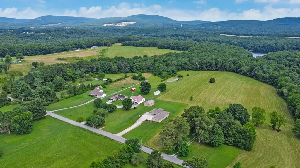 1432 Sawmill Road Crossville TN 38555