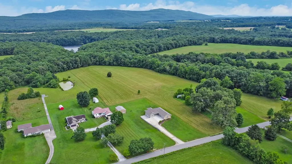 1432 Sawmill Road Crossville TN 38555