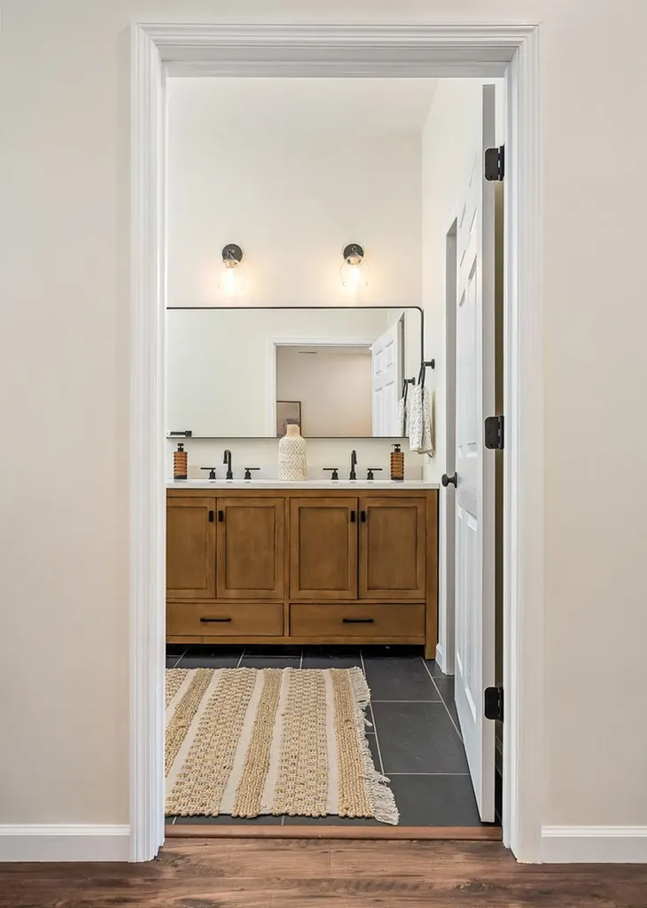 9656 Francis Ferry Rock Island TN 38581