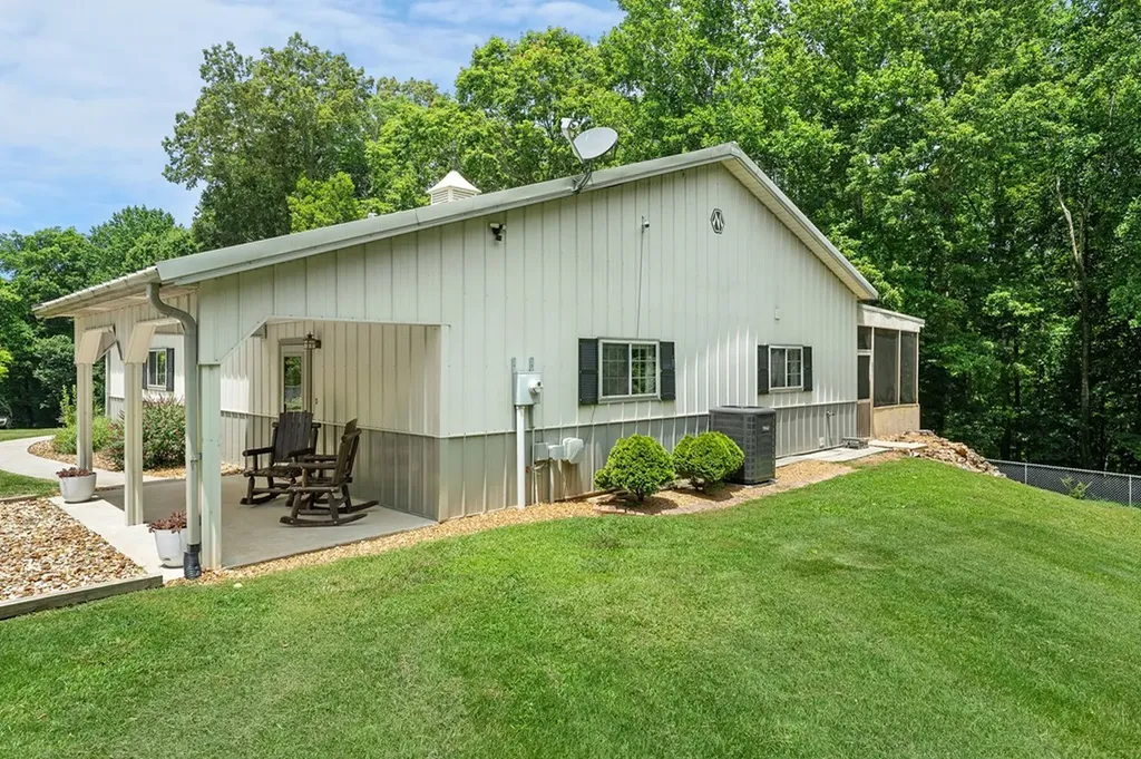 9656 Francis Ferry Rock Island TN 38581