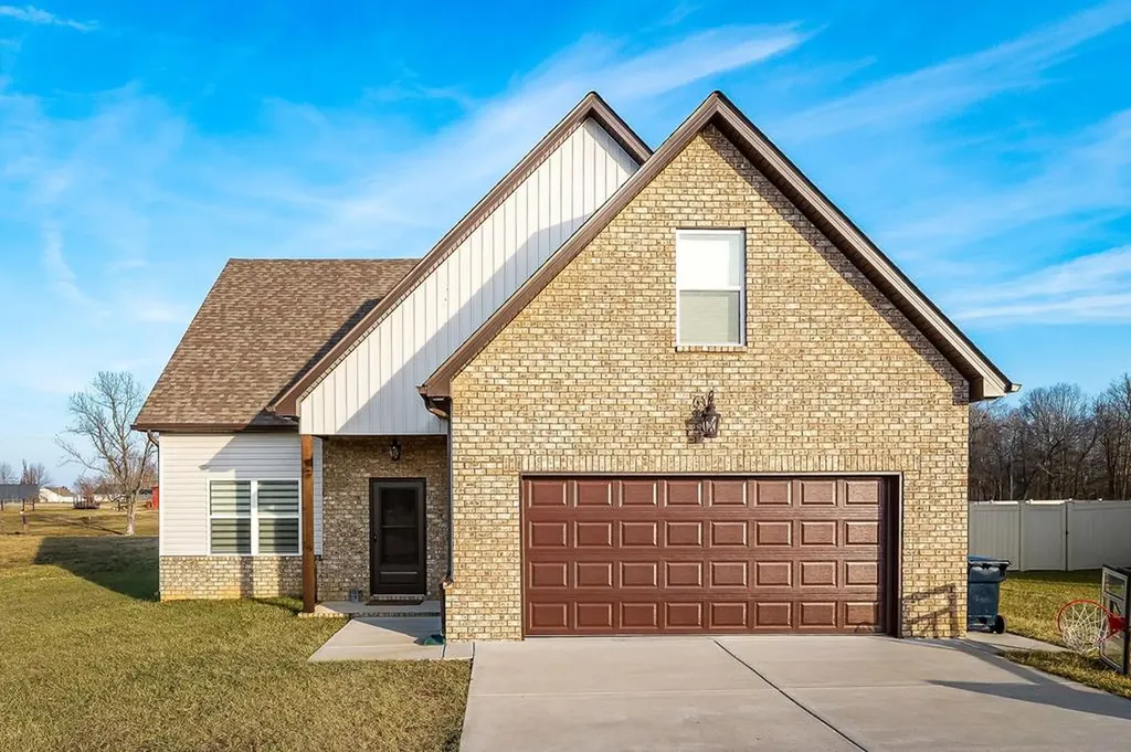 235 Villa Street Smithville TN 37166