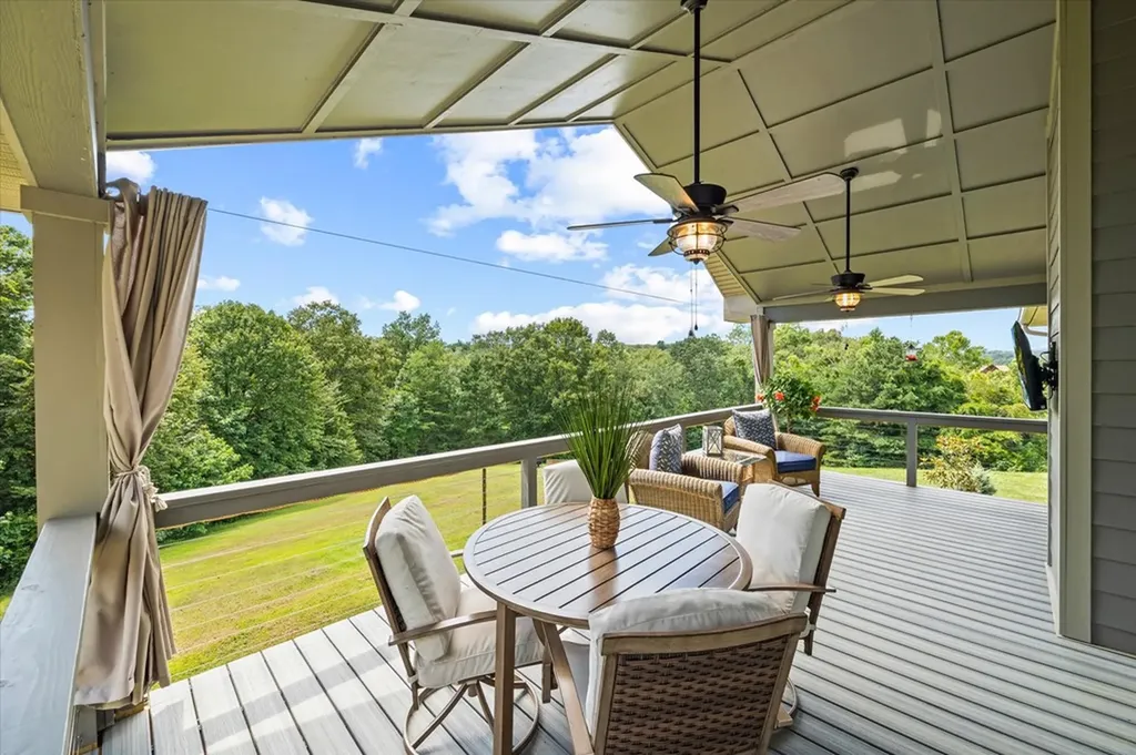 1721 Holly Bend Drive Byrdstown TN 38549