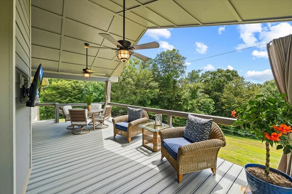 1721 Holly Bend Drive Byrdstown TN 38549