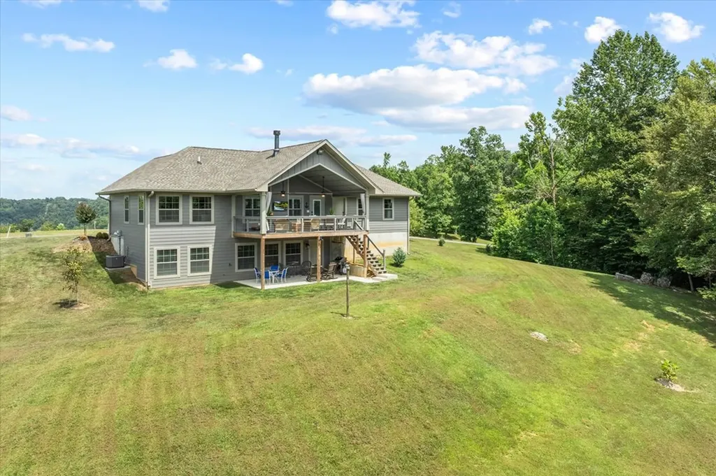 1721 Holly Bend Drive Byrdstown TN 38549