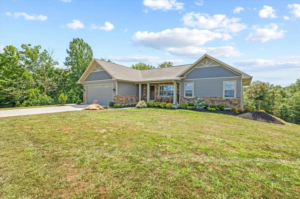 1721 Holly Bend Drive Byrdstown TN 38549