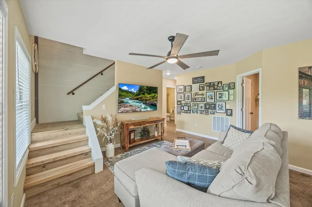 1721 Holly Bend Drive Byrdstown TN 38549