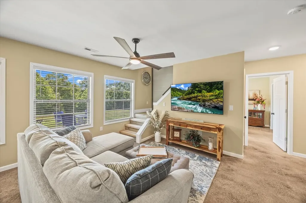 1721 Holly Bend Drive Byrdstown TN 38549