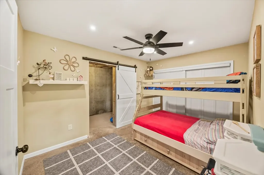 1721 Holly Bend Drive Byrdstown TN 38549