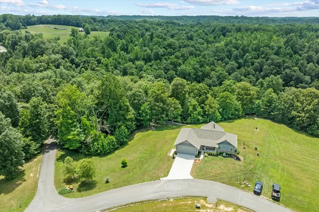 1721 Holly Bend Drive Byrdstown TN 38549