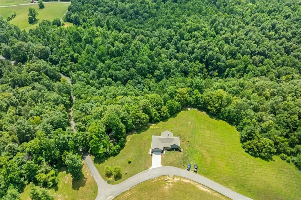 1721 Holly Bend Drive Byrdstown TN 38549