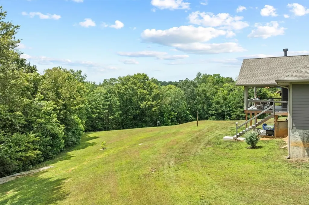 1721 Holly Bend Drive Byrdstown TN 38549