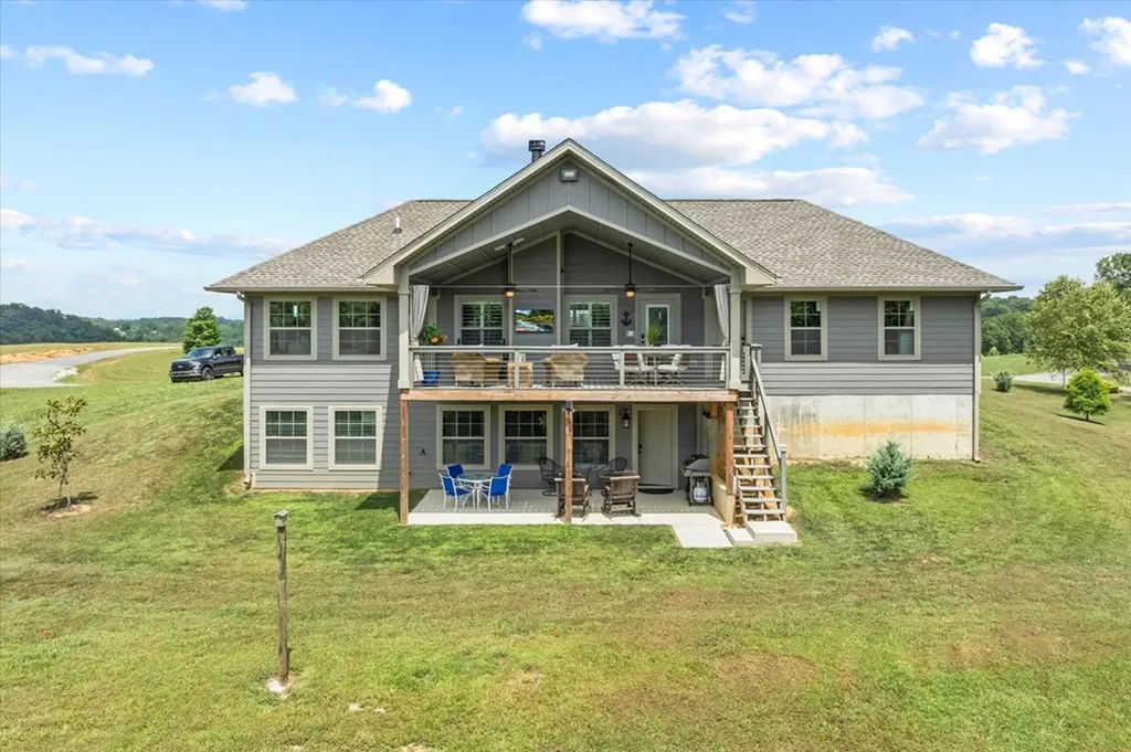 1721 Holly Bend Drive Byrdstown TN 38549