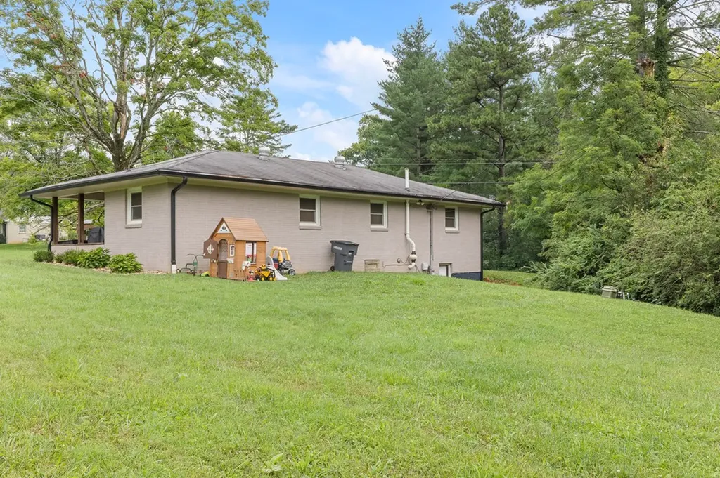 2193 Freehill Road Cookeville TN 38501