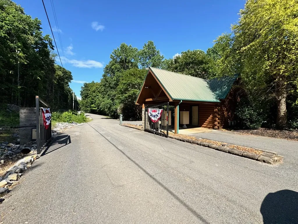 626 North Pointe Trail Allons TN 38541