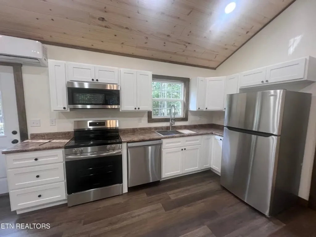 470 Trimmer Lane Jamestown TN 38556