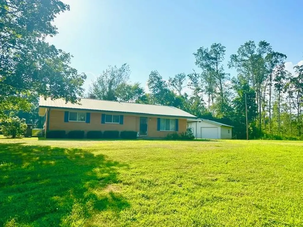 2001 Liberty Road Sparta TN 38583