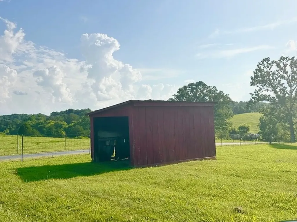 2001 Liberty Road Sparta TN 38583