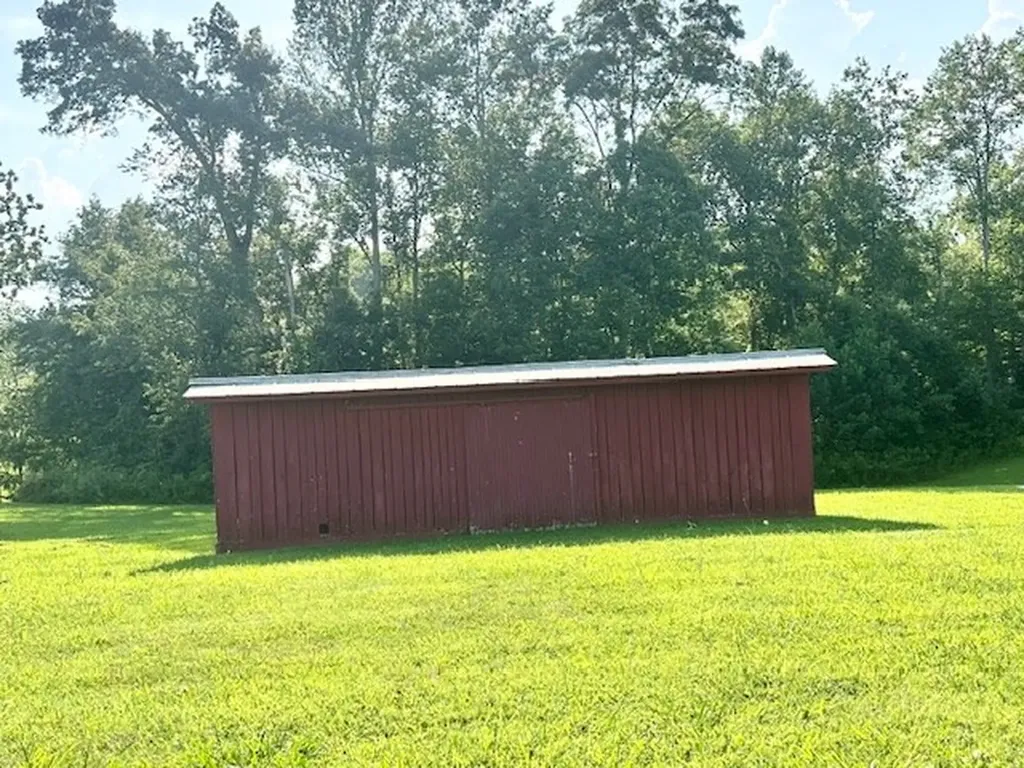 2001 Liberty Road Sparta TN 38583