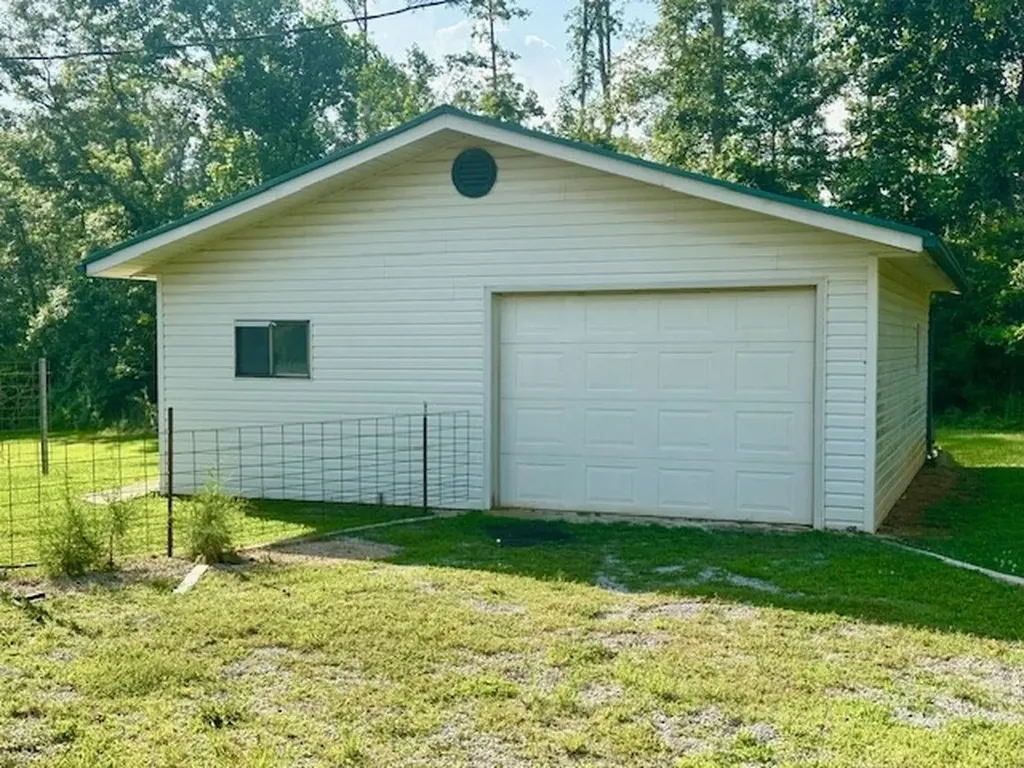2001 Liberty Road Sparta TN 38583