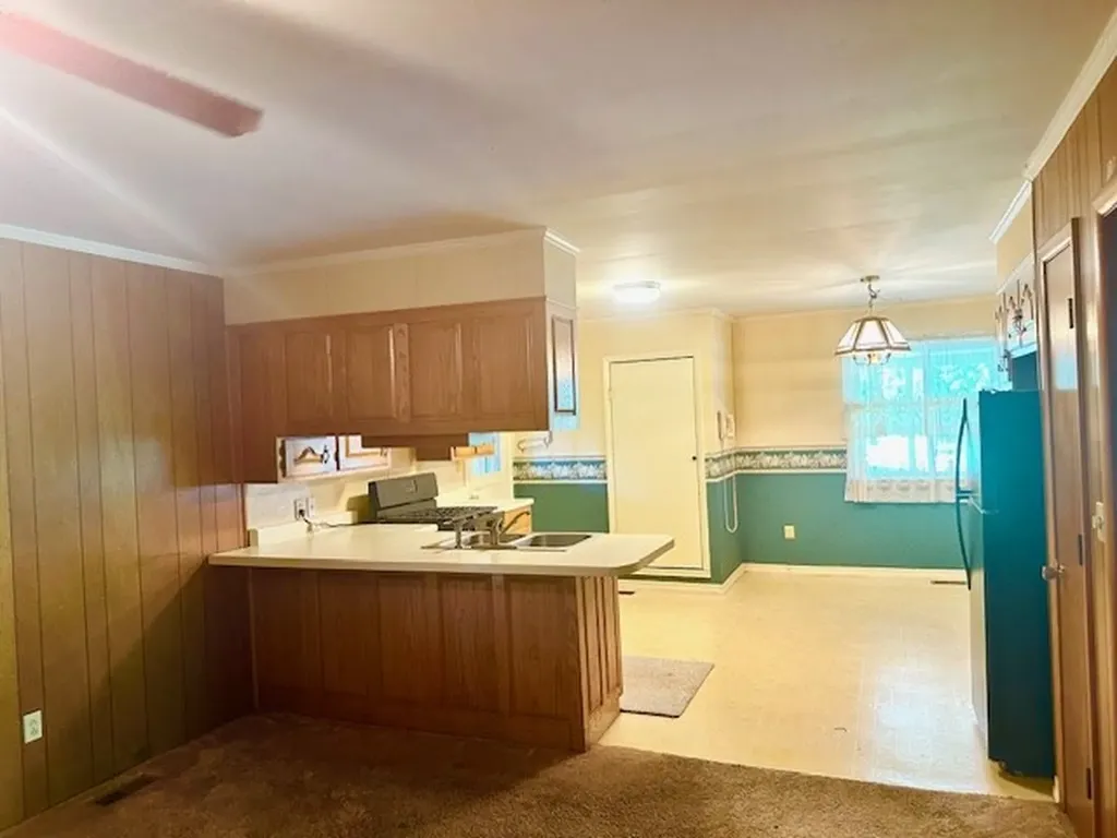 2001 Liberty Road Sparta TN 38583