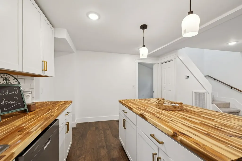 1069 Pleasant Shade Highway Pleasant Shade TN 37145