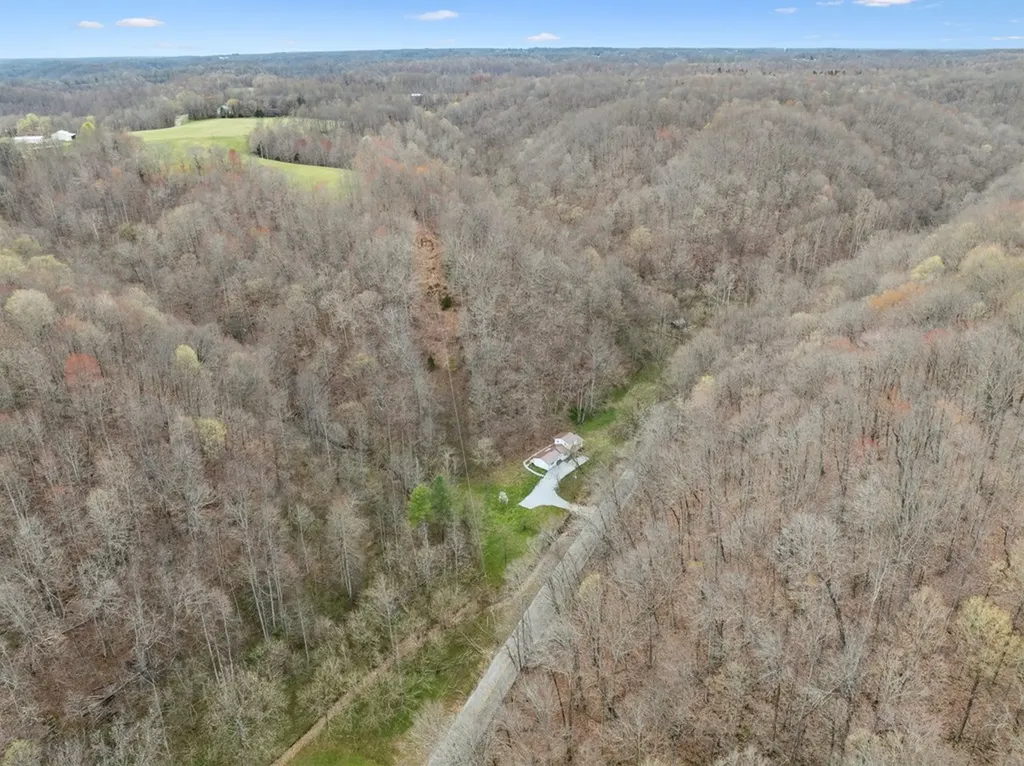 1069 Pleasant Shade Highway Pleasant Shade TN 37145