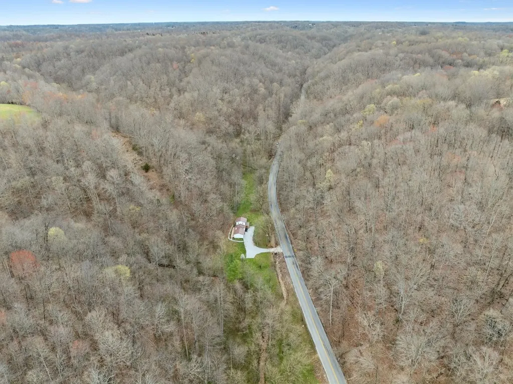 1069 Pleasant Shade Highway Pleasant Shade TN 37145