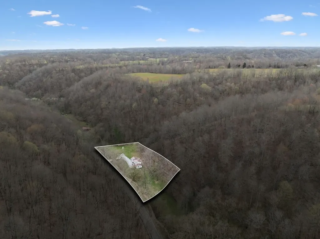 1069 Pleasant Shade Highway Pleasant Shade TN 37145