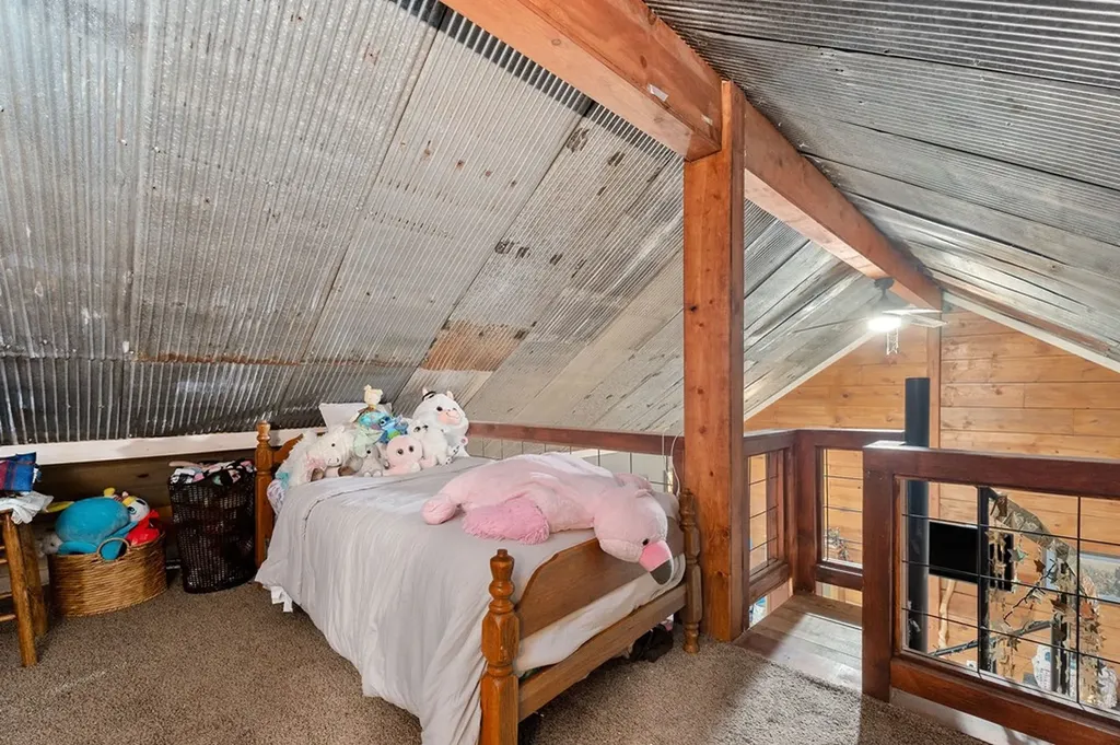 9073 Mcminnville Highway Quebeck TN 38579