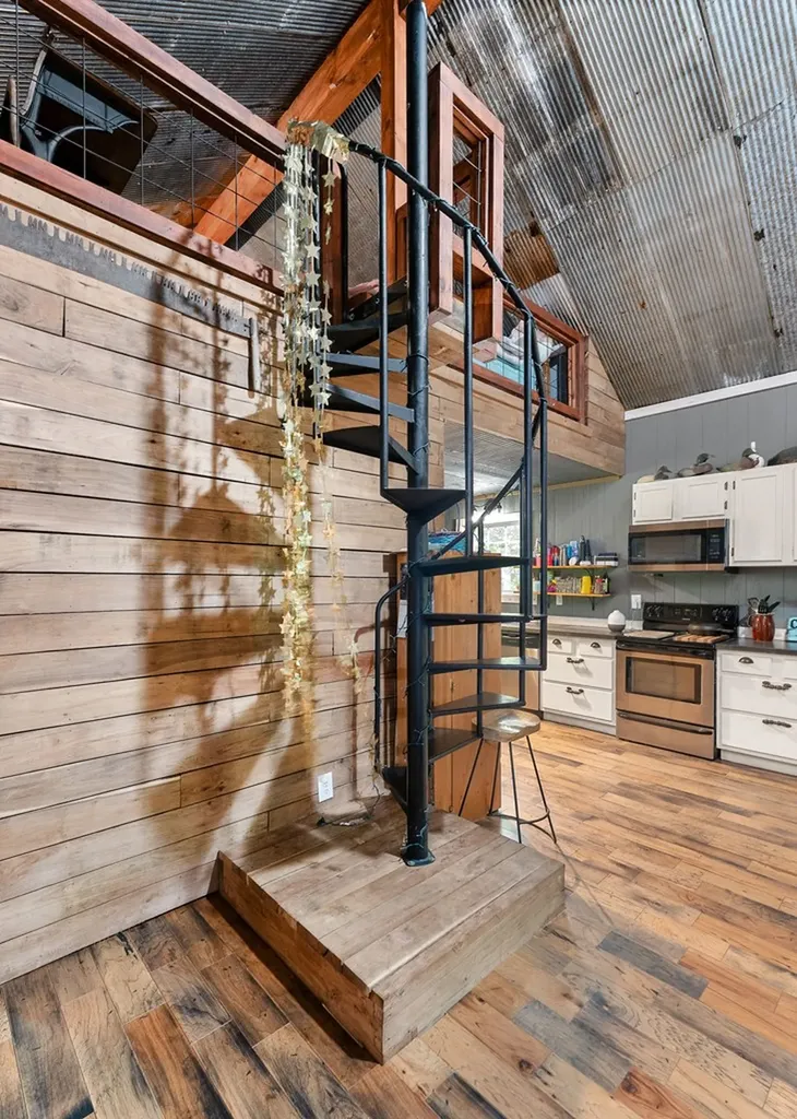 9073 Mcminnville Highway Quebeck TN 38579