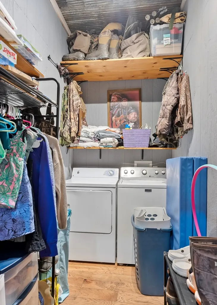 9073 Mcminnville Highway Quebeck TN 38579