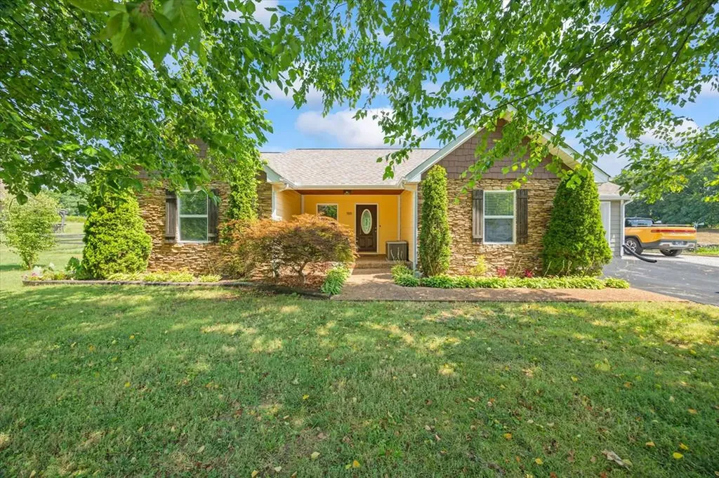 3011 Zeb Warren Road Cookeville TN 38506