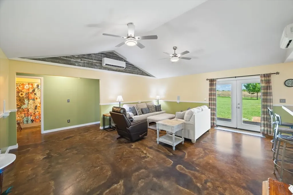 3011 Zeb Warren Road Cookeville TN 38506