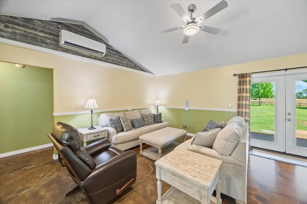 3011 Zeb Warren Road Cookeville TN 38506