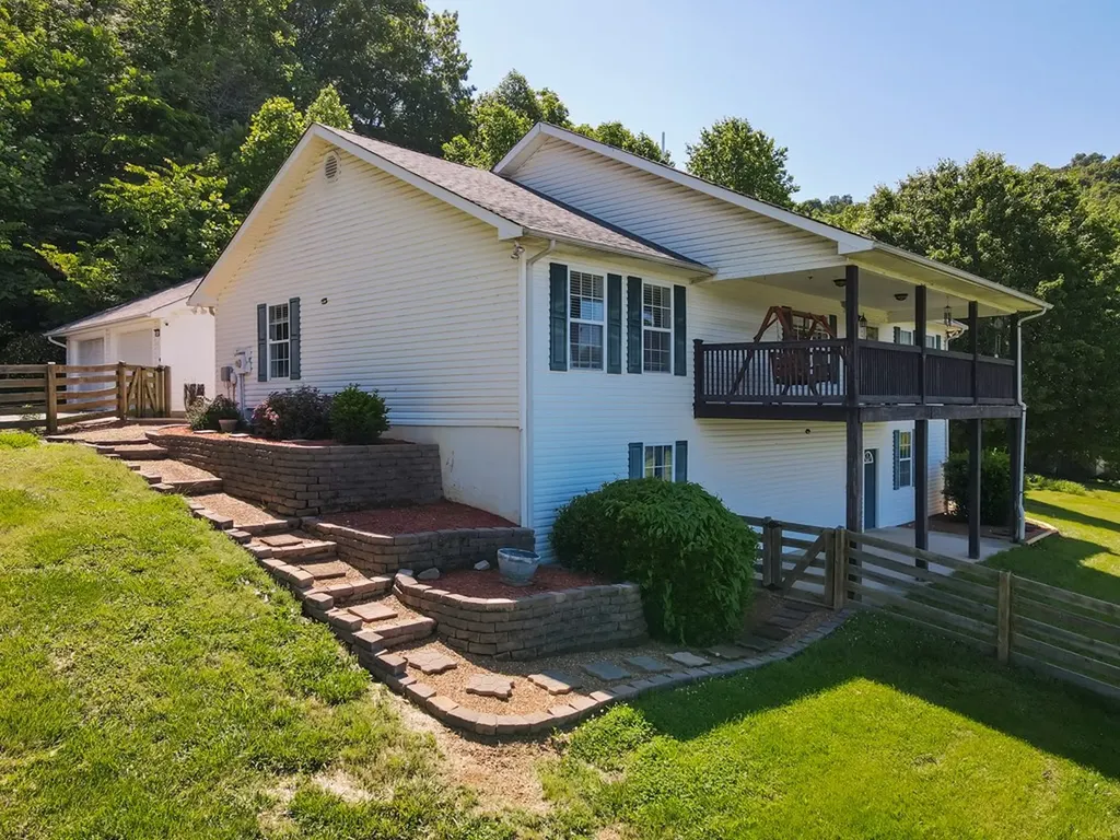 652 Mackie Road Sparta TN 38583