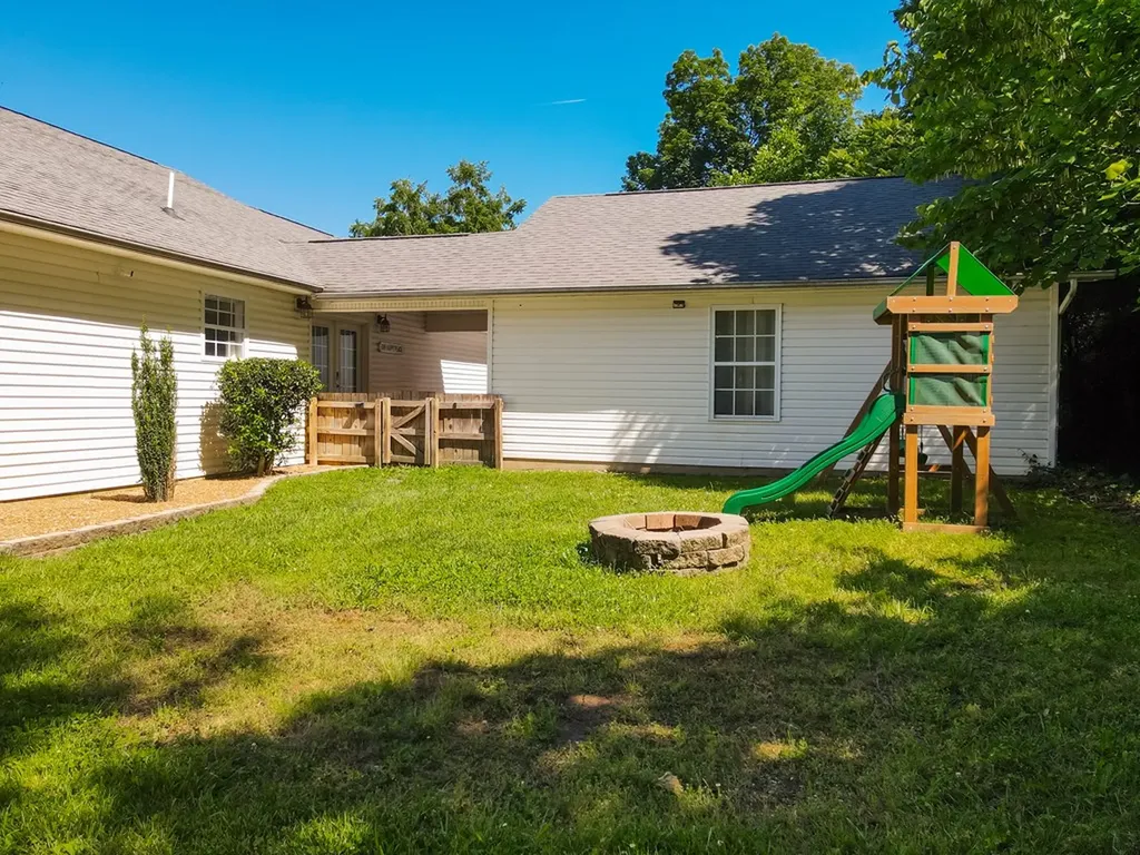 652 Mackie Road Sparta TN 38583