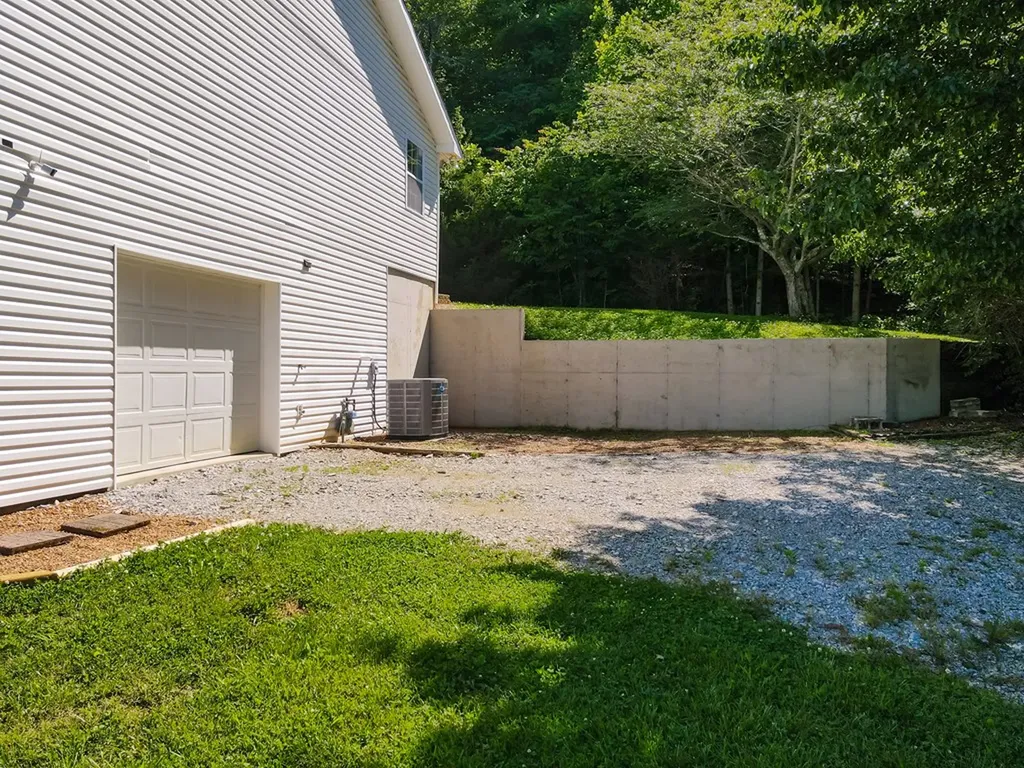 652 Mackie Road Sparta TN 38583