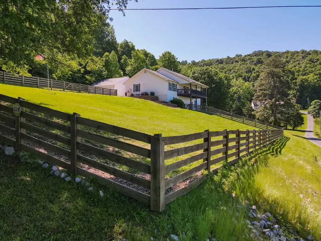 652 Mackie Road Sparta TN 38583