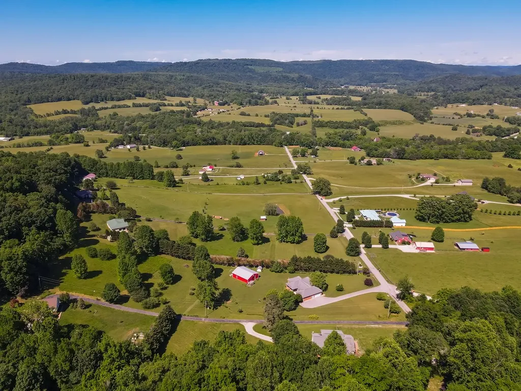 652 Mackie Road Sparta TN 38583