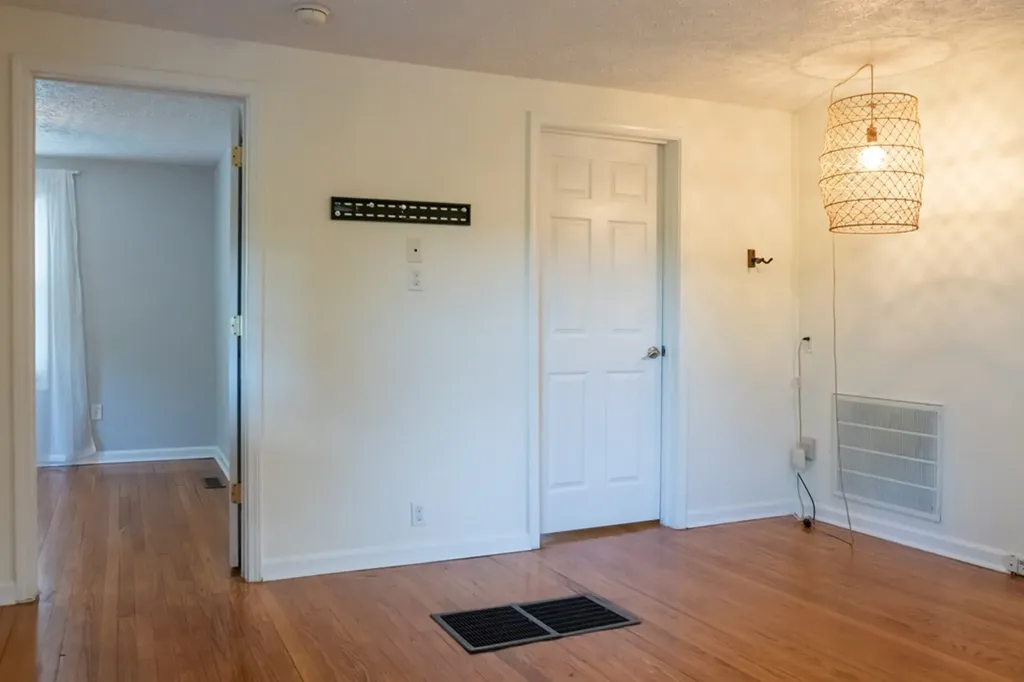 204 E Howard Road Livingston TN 38570