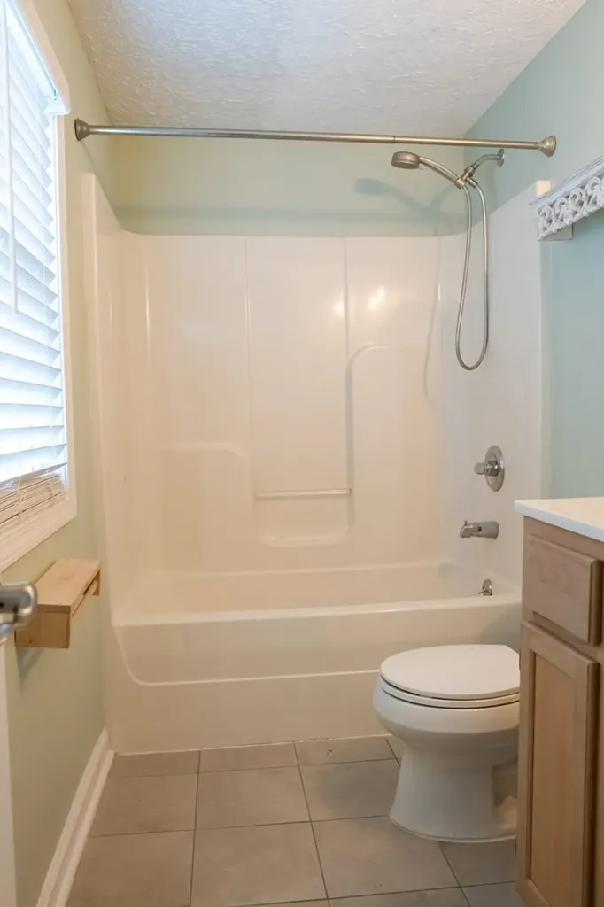 204 E Howard Road Livingston TN 38570