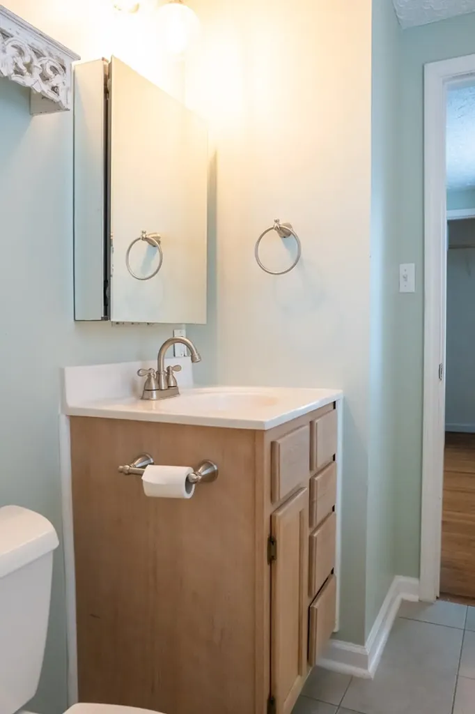 204 E Howard Road Livingston TN 38570