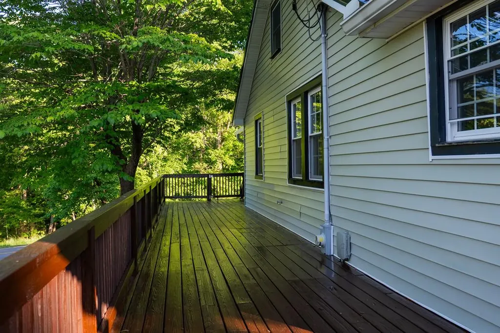 204 E Howard Road Livingston TN 38570