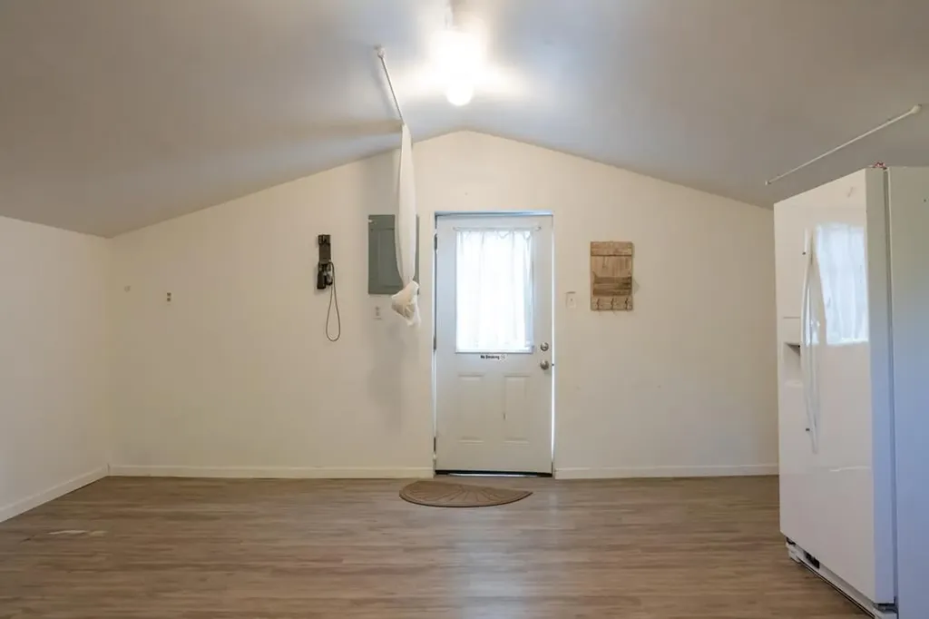 204 E Howard Road Livingston TN 38570